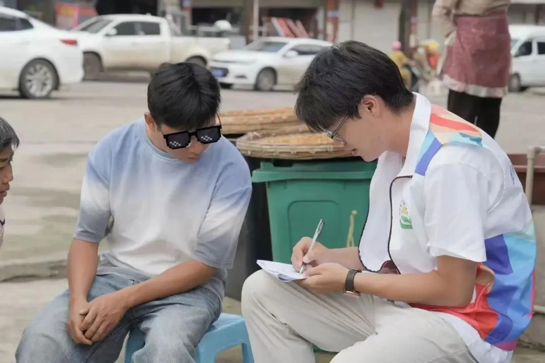 圖1 團(tuán)隊開展全面摸排 .jpg