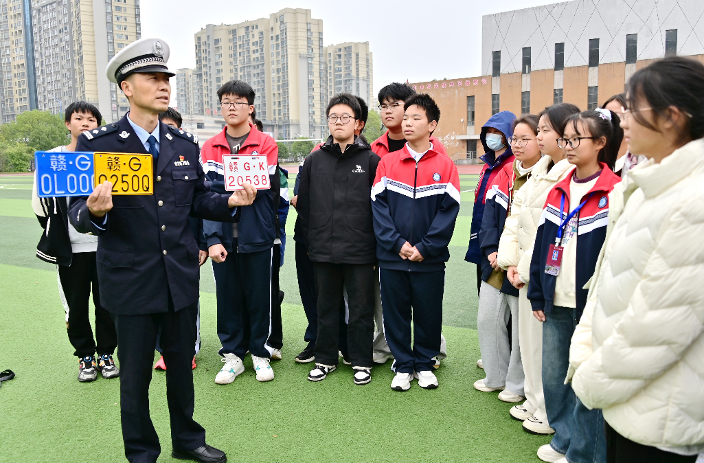 江西武寧：交通安全知識(shí)進(jìn)校園